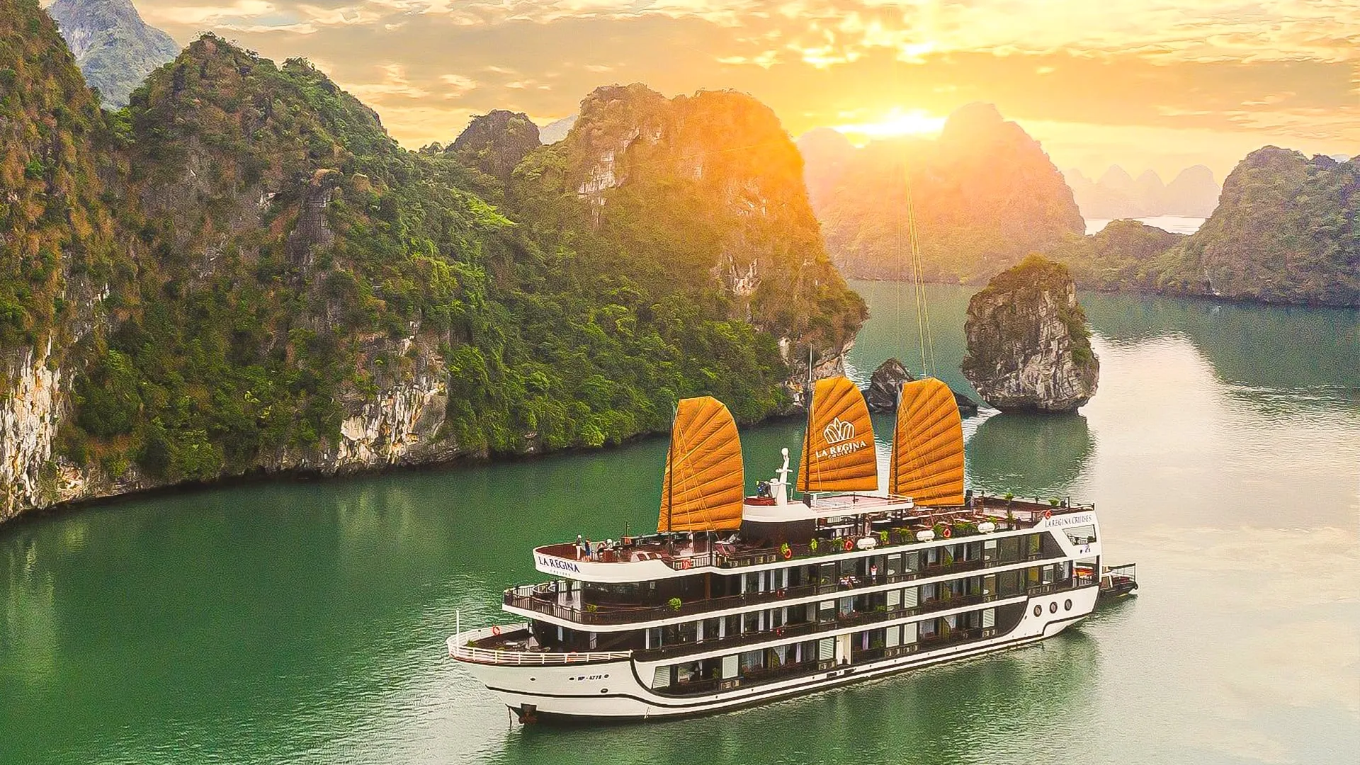 Cruising Through Ha Long Bay: What to Expect