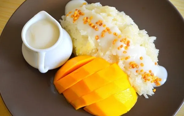 Must-Try Dishes: From Pad Thai to Mango Sticky Rice