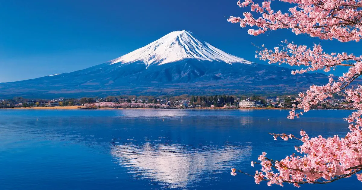Experiencing the Seasonal Beauty of the Mountains