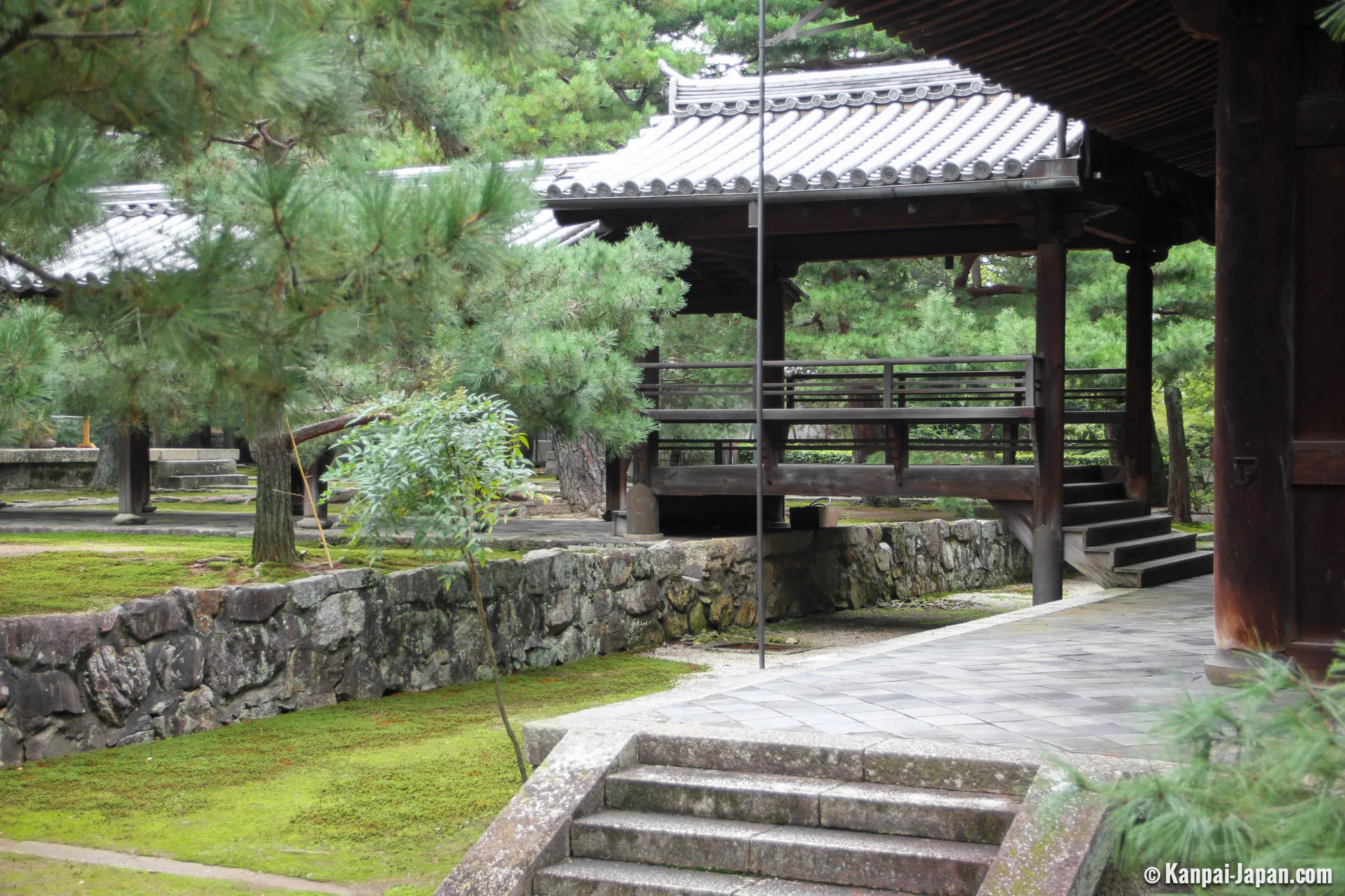 Exploring Daitoku-ji: A Zen Oasis