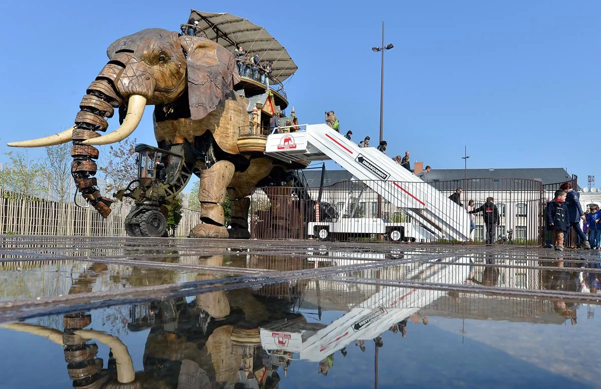 The Grand Elephant: A Majestic Mechanical Journey