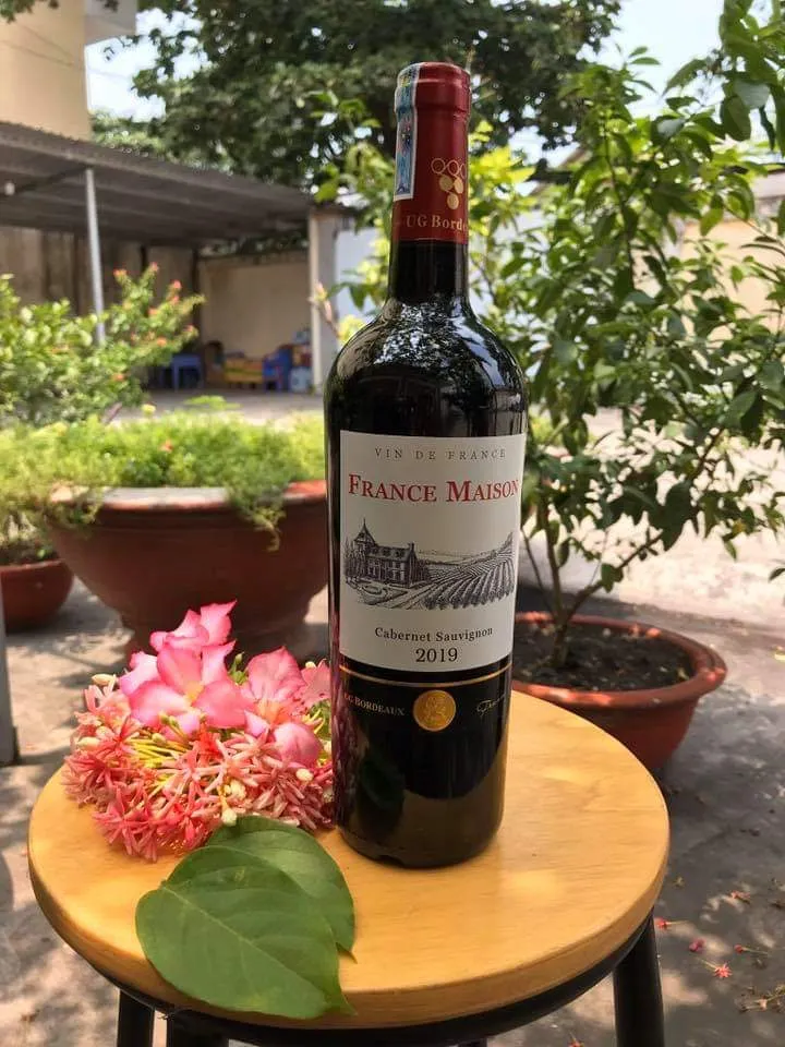 Quán rượu La Maison Rose