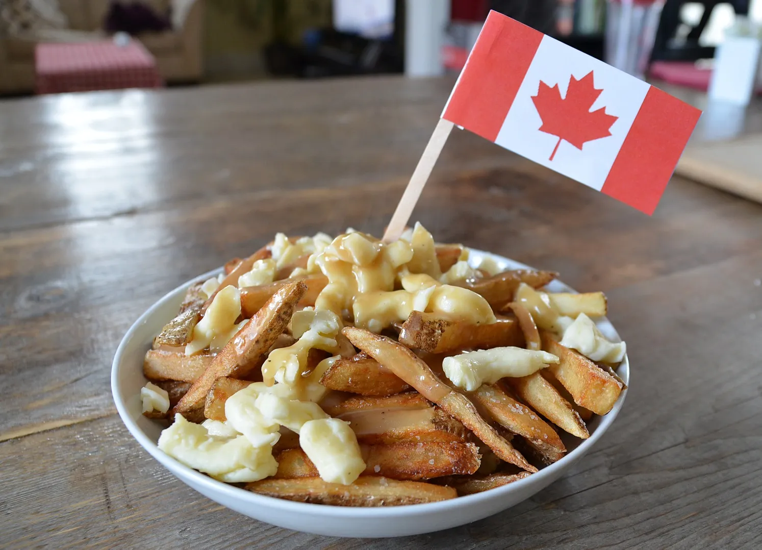 Biến Tấu Poutine Theo Phong Cách Địa Phương