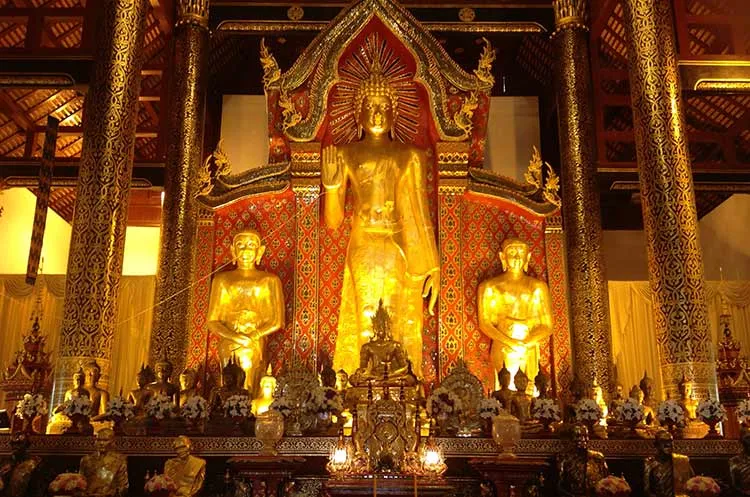 Wat Chedi Luang: The Temple of the Great Stupa