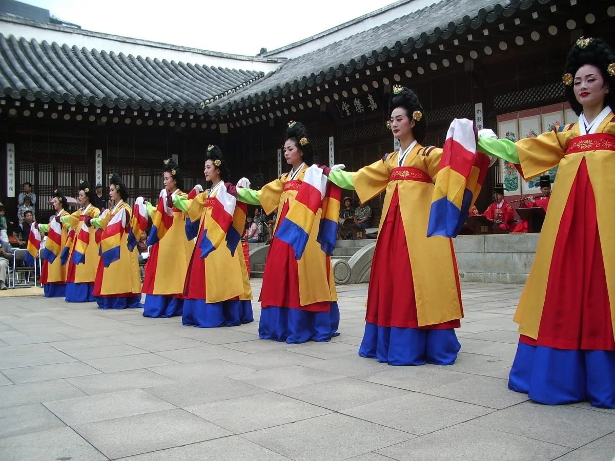 The Cultural Significance of Hanoks in Korean History