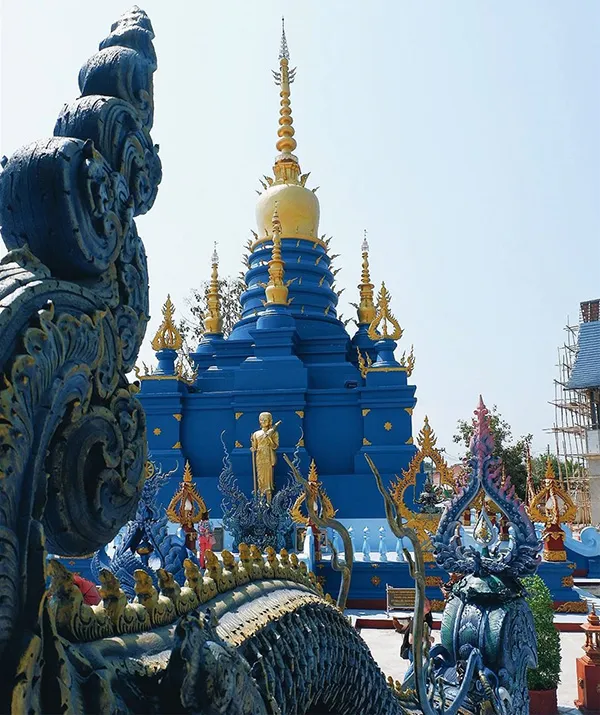 Wat Rong Suea Ten - Đền Xanh “cực phẩm” Chiang Rai, Thái Lan
