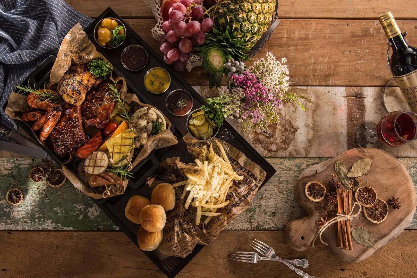 Gastronomic Delights: Cafés and Restaurants