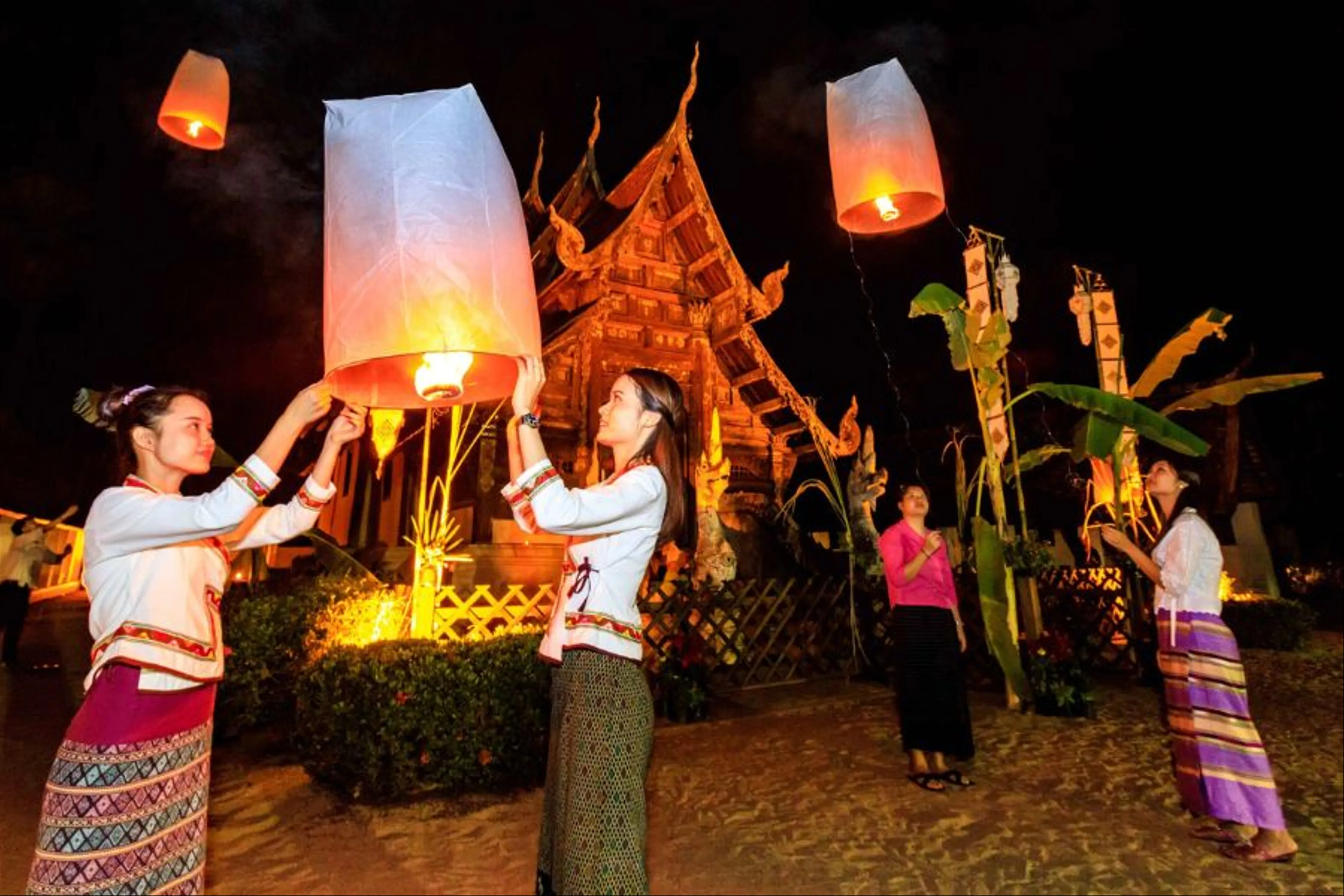 Khám Phá Phố Cổ Chiang Mai: Thả Hồn Vào Những Đêm Đèn Lồng Lung Linh
