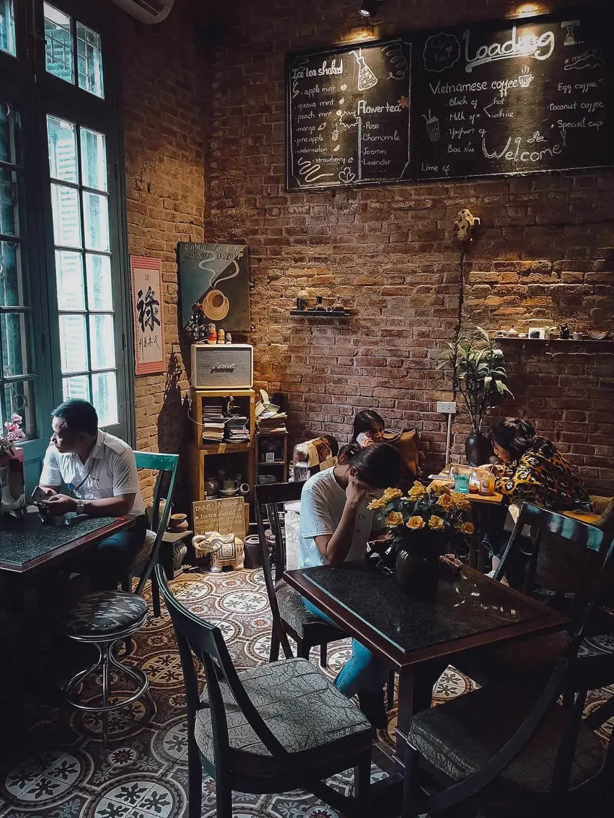Artistic Cafes: Where Creativity Meets Caffeine