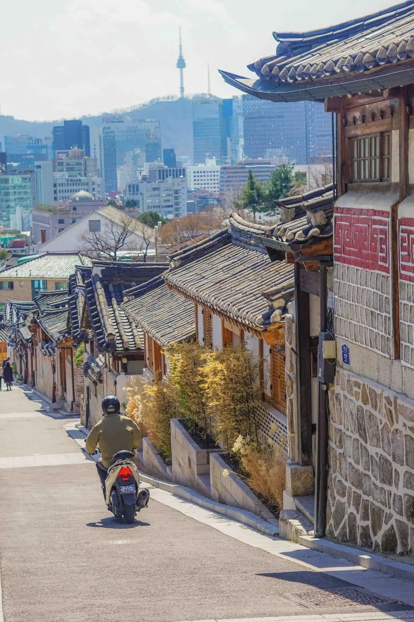 How to Get to Bukchon Hanok Village